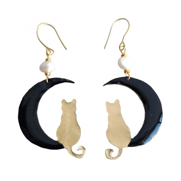 Χειροποίητα σκουλαρίκια γατούλες στο φεγγάρι από μέταλλο ορείχαλκου και μαργαριτάρι στην κορυφή 