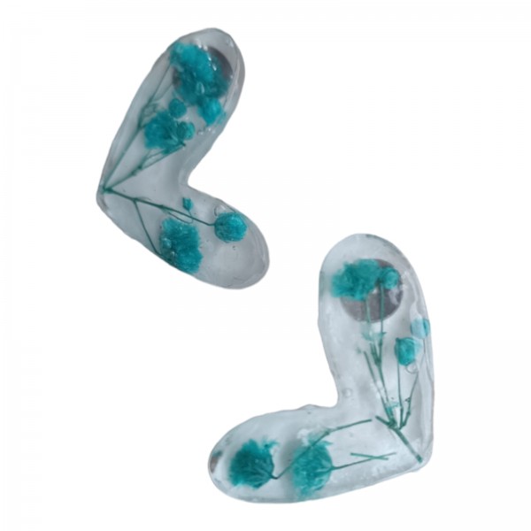 Σκουλαρίκια καρδιές που περιέχουν γυψοφίλη αποξηραμένη σε μπλε χρώμα