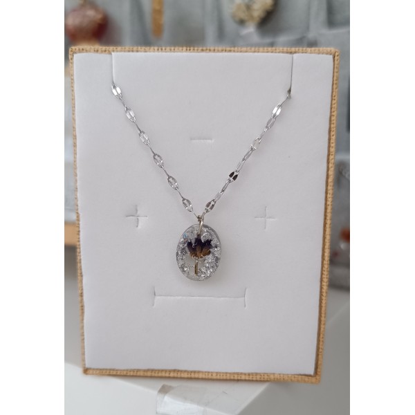 Χειροποίητο κολιέ με ατσάλινη ασημένια αλυσίδα και λε΄βάντα 