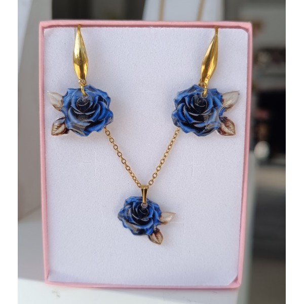 Χειροποίητο κολιέ και σκουλαρίκια με μπλε τριαντάφυλλα 