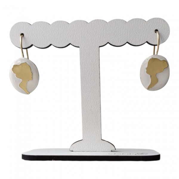 Χειροποίητα σκουλαρίκια cameo σε λευκό με χρυσό