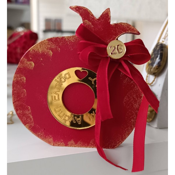 Χειροποίητο επιτραπέζιο γούρι - ρόδι κόκκινο με χρυσό plexiglass