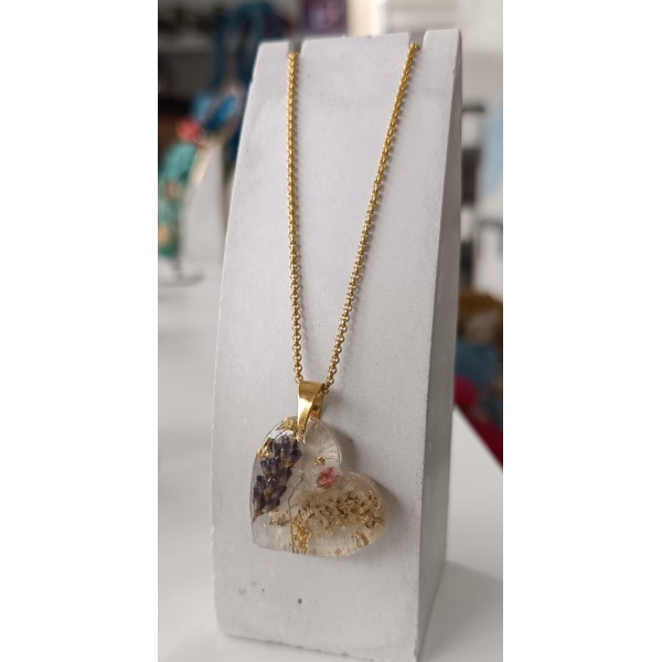 Χειροποίητο κολιέ καρδιά με αποξηραμένα λουλούδια – Λεβάντα, Γυψοφίλη & Λουλούδι της Αιωνιότητας 