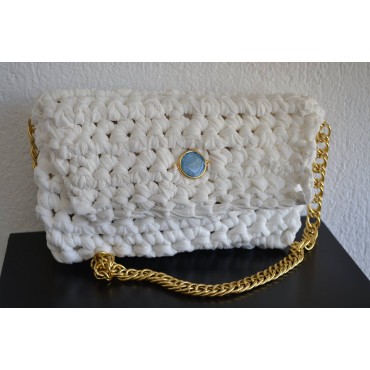Χειροποίητη τσάντα σε άσπρο χρώμα