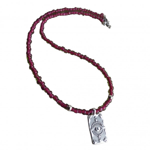 Κολιέ σε μπορντό χρώμα με μεταλλικό μοτίφ