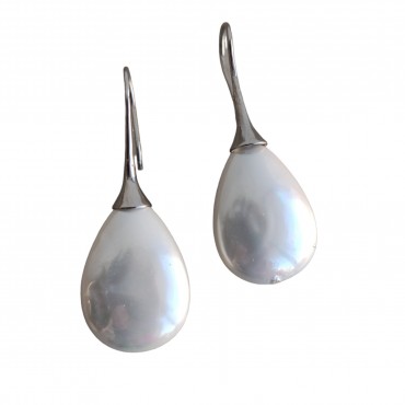 Σκουλαρίκια με μαργαριτάρι σε σχήμα δάκρυ