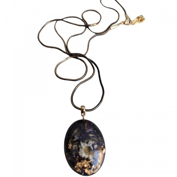 Χειροποίητο μενταγιόν με αληθινά αποξηραμένα λουλούδια