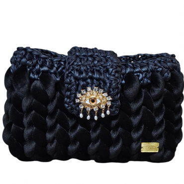 Marshmallow τσαντα σε μαύρο βελούδο με χρυσό μάτι και δερματίνι νήμα