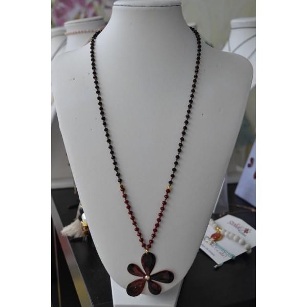 Κολιέ με μαργαρίτα σε κόκκινο και μαύρο