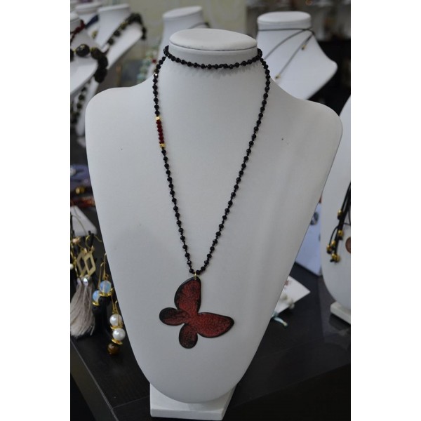 Κολιέ με πεταλούδα σε κοκκινο και μαύρο